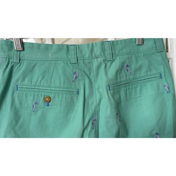 J. McLaughlin Men's All Over Seahorse Embroidered Shorts Size 30 NWOT - Picture 6 of 8